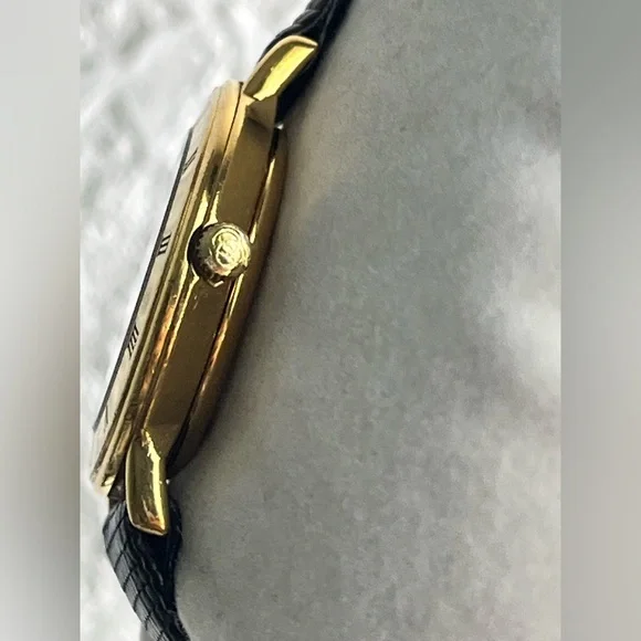 GUCCI vintage 3000.2.L Gucci ladies Watch - Picture 4 of 13